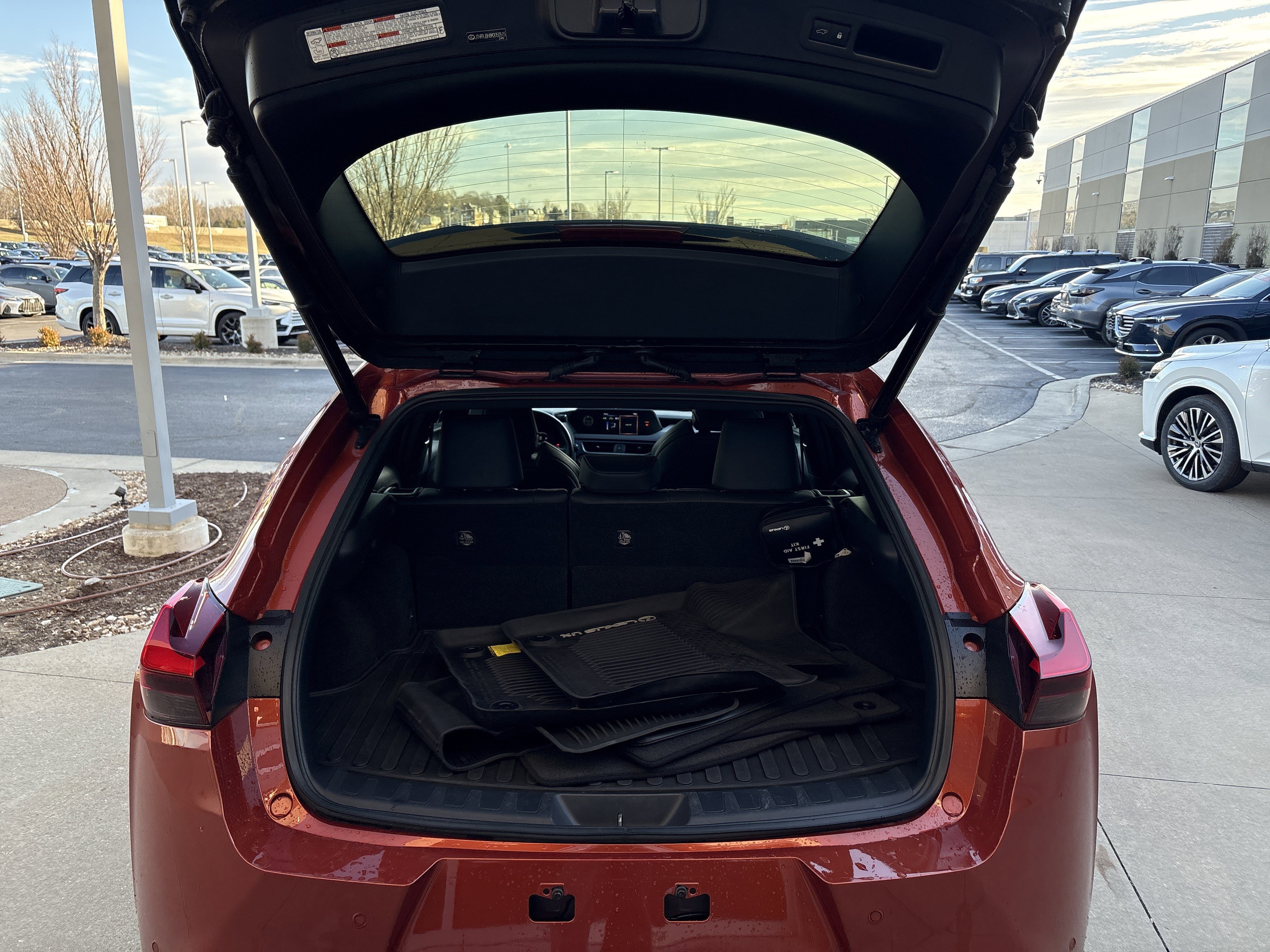 Used 2021 Lexus UX 250h F Sport w/ F Sport Premium Package image 31