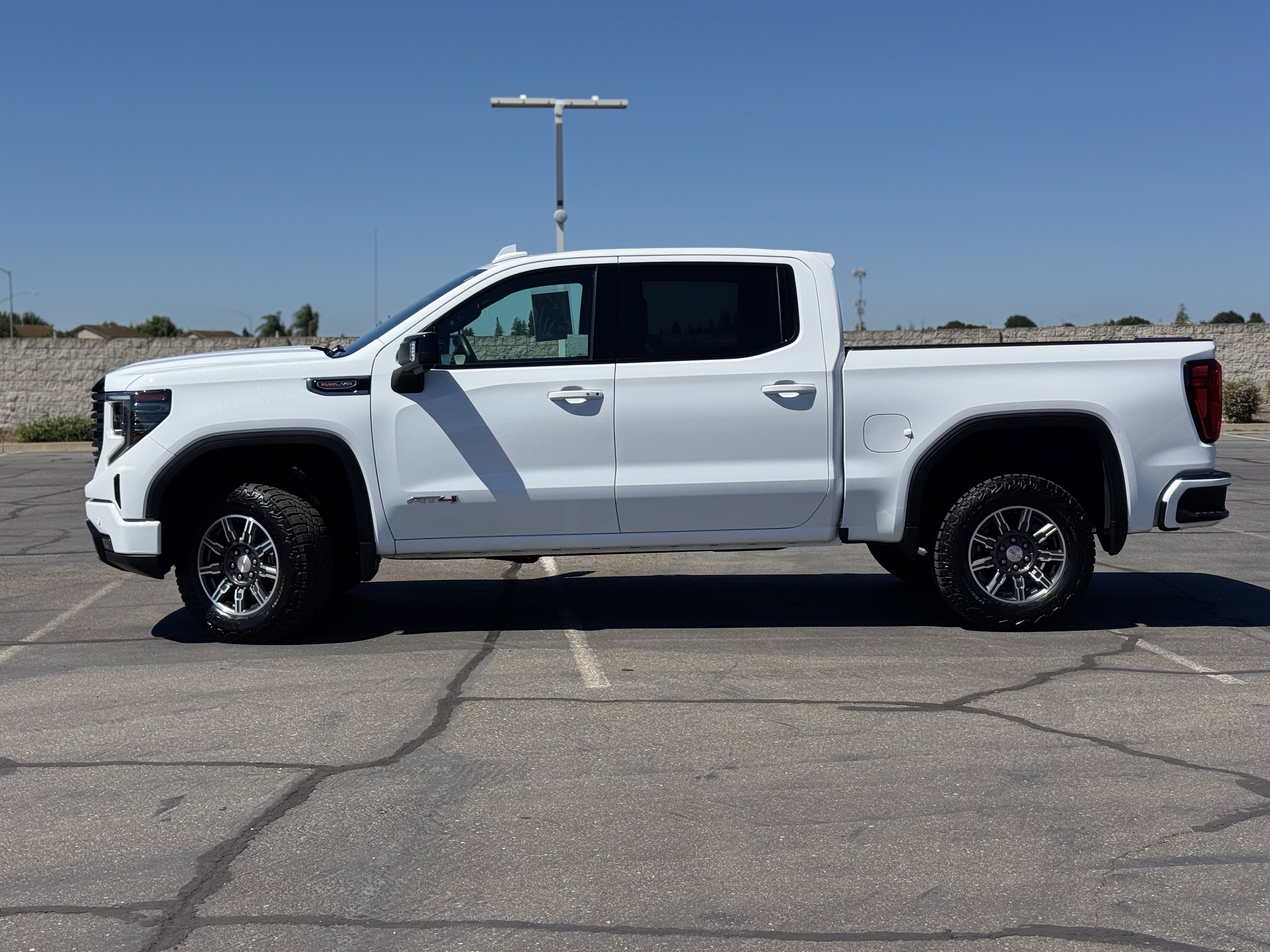 Certified 2025 GMC Sierra 1500 AT4 AWD/4WD image 4