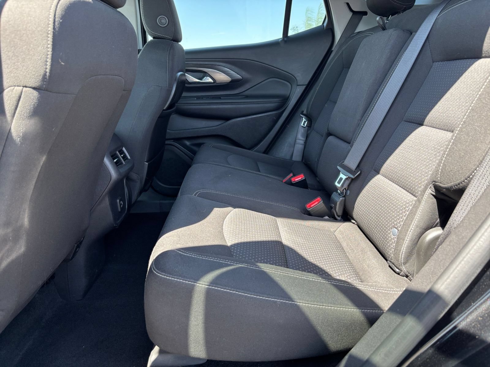 Used 2024 GMC Terrain SLE FWD image 24