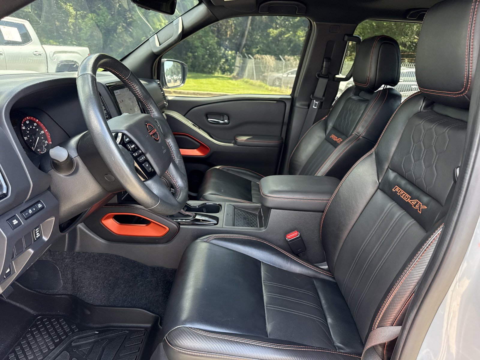 Used 2023 Nissan Frontier PRO-4X w/ Pro-4X Premium Package AWD/4WD image 11