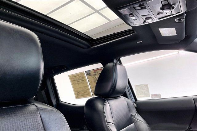 Used 2021 Toyota Tacoma TRD Sport image 25