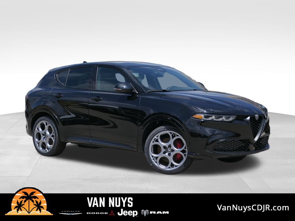 Used 2025 Alfa Romeo Tonale w/ Premium Package AWD/4WD image 1