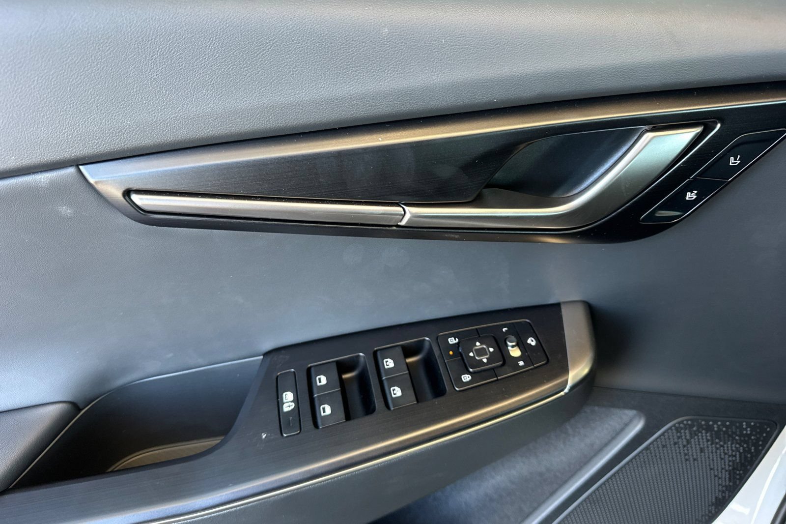 New 2026 Kia EV6 Wind RWD image 11
