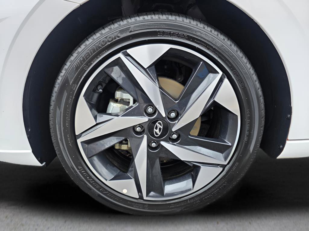 Used 2023 Hyundai Elantra Limited w/ Cargo Package image 11