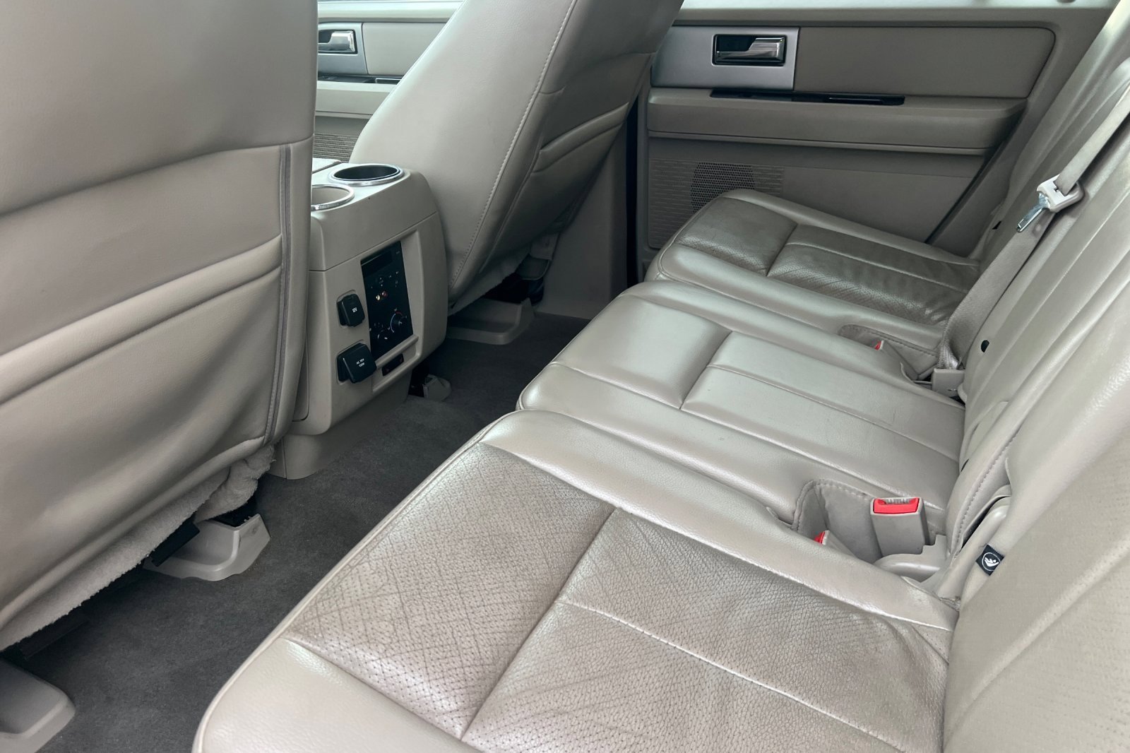 Used 2013 Ford Expedition EL Limited image 9