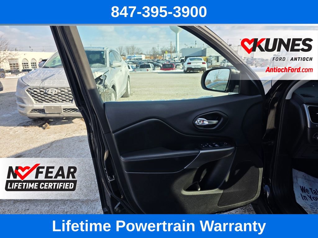 Used 2020 Jeep Cherokee Latitude Plus image 13