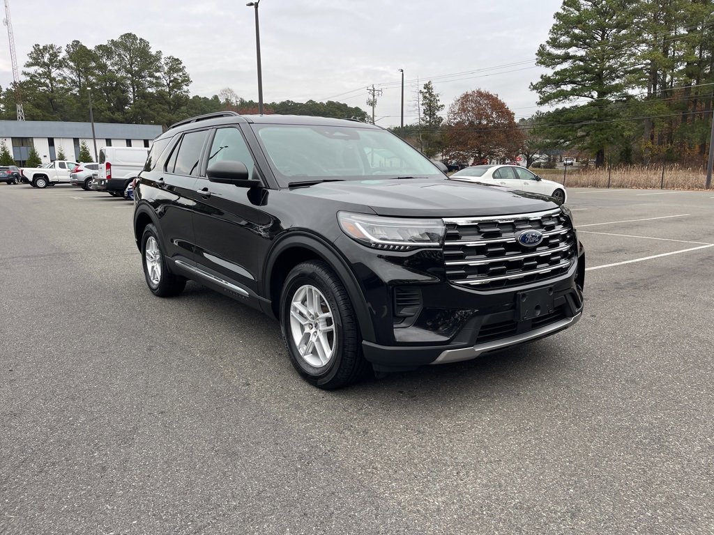 Used 2025 Ford Explorer Active image 4