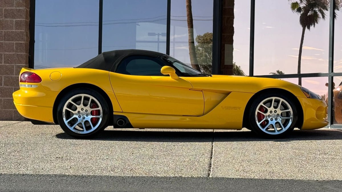 Used 2005 Dodge Viper SRT-10 RWD image 23