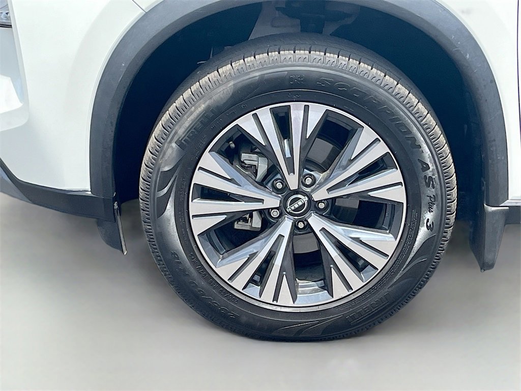 Used 2023 Nissan Rogue SV image 30