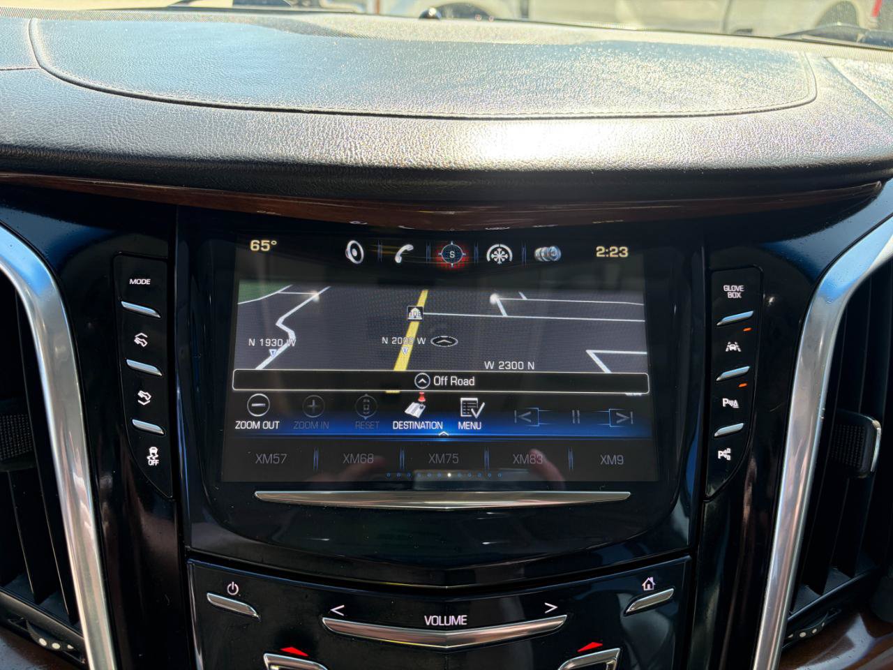 Used 2018 Cadillac Escalade Luxury AWD/4WD image 24