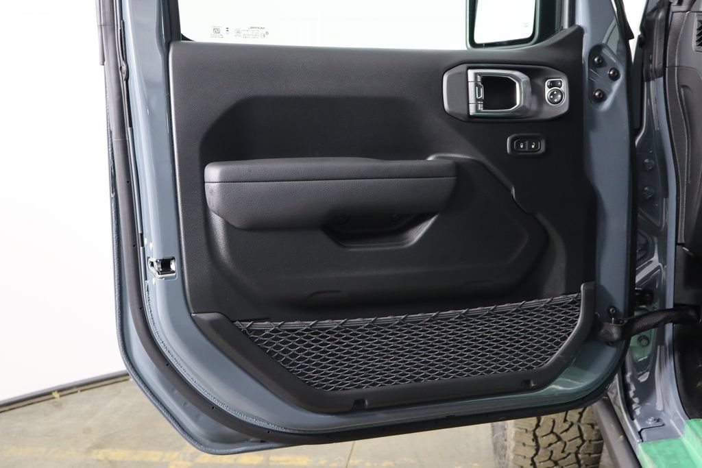 New 2026 Jeep Gladiator Rubicon w/ Steel Power Dome Hood Package AWD/4WD image 19