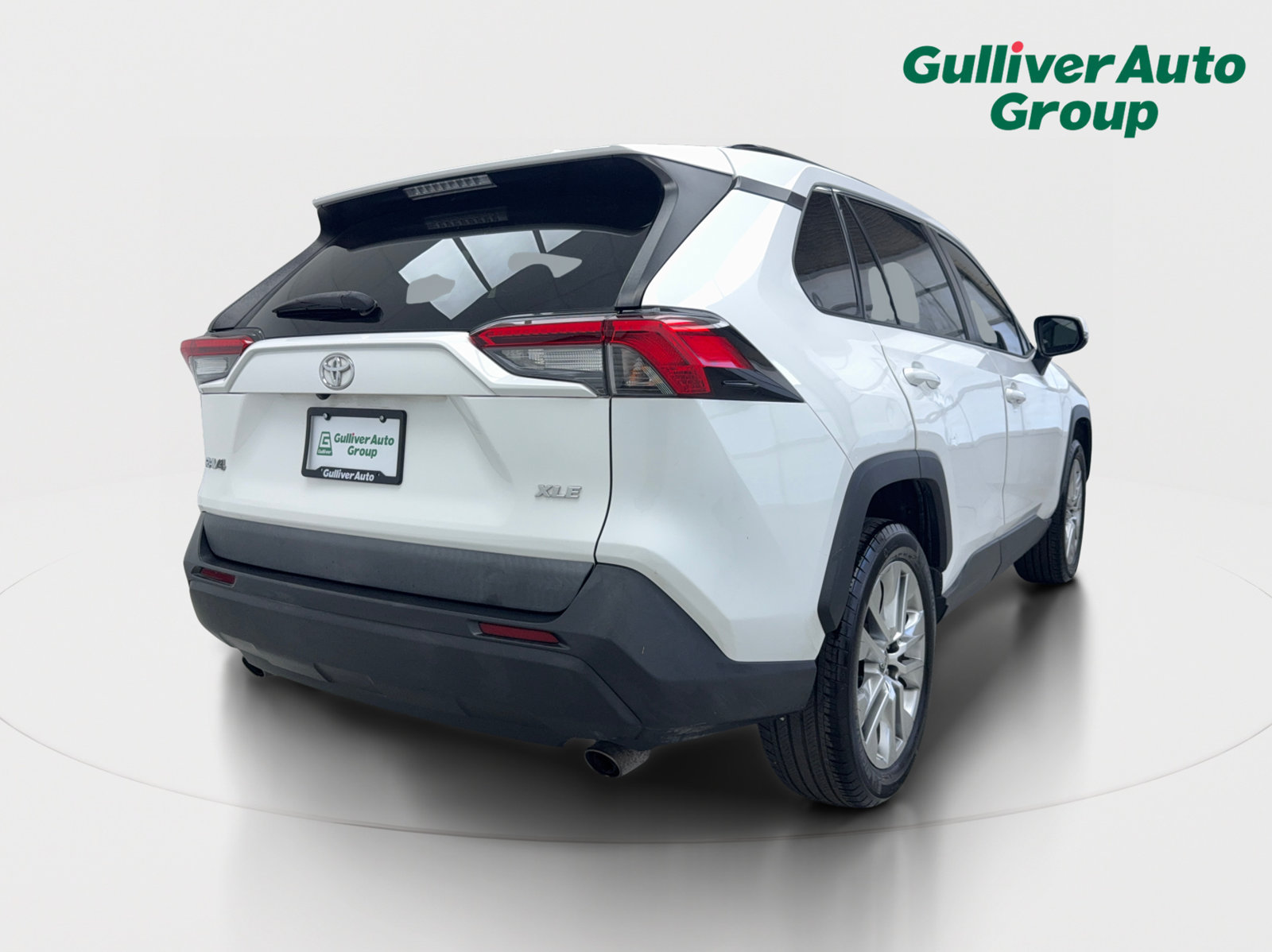 Used 2020 Toyota RAV4 XLE Premium FWD image 8