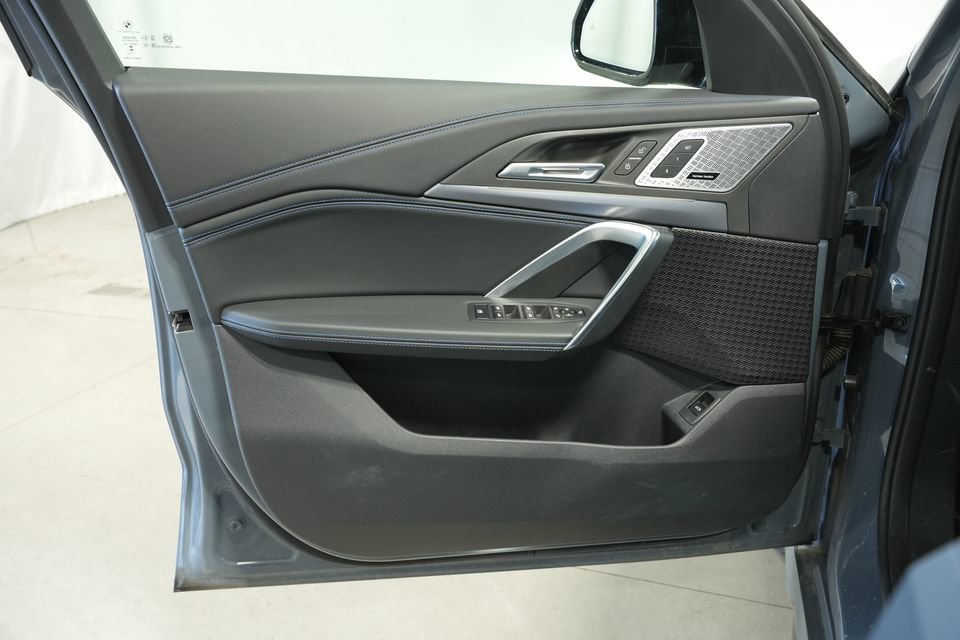 Used 2025 BMW X1 M35i w/ Premium Package image 27