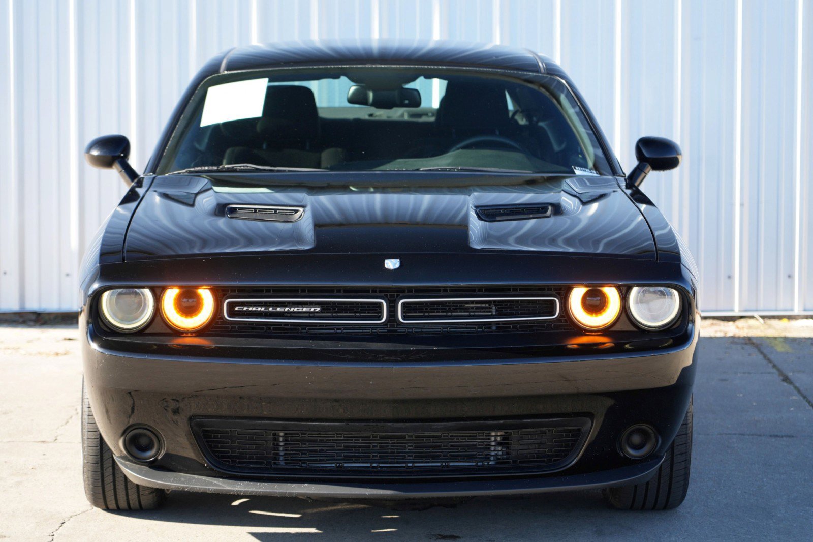 Used 2015 Dodge Challenger SXT image 32