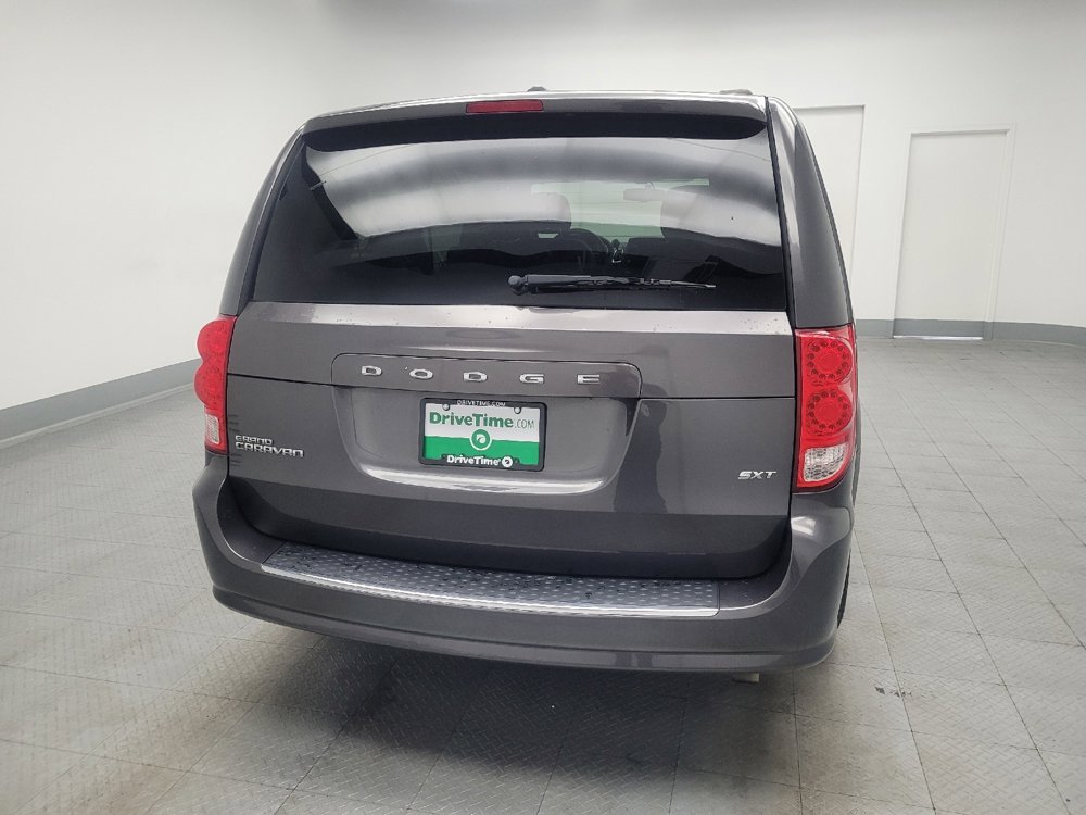 Used 2017 Dodge Grand Caravan SXT image 7