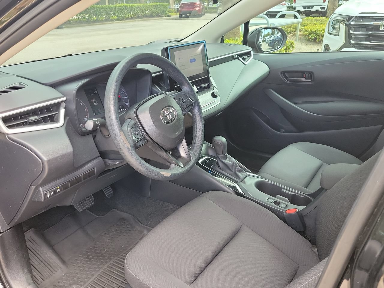 Used 2025 Toyota Corolla LE FWD image 16