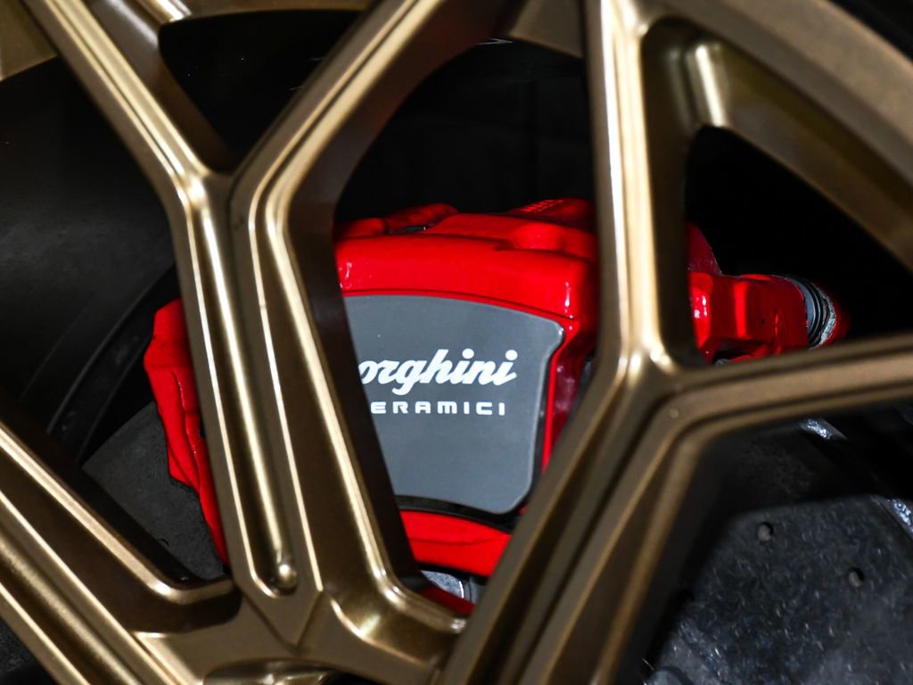 Used 2020 Lamborghini Urus image 96