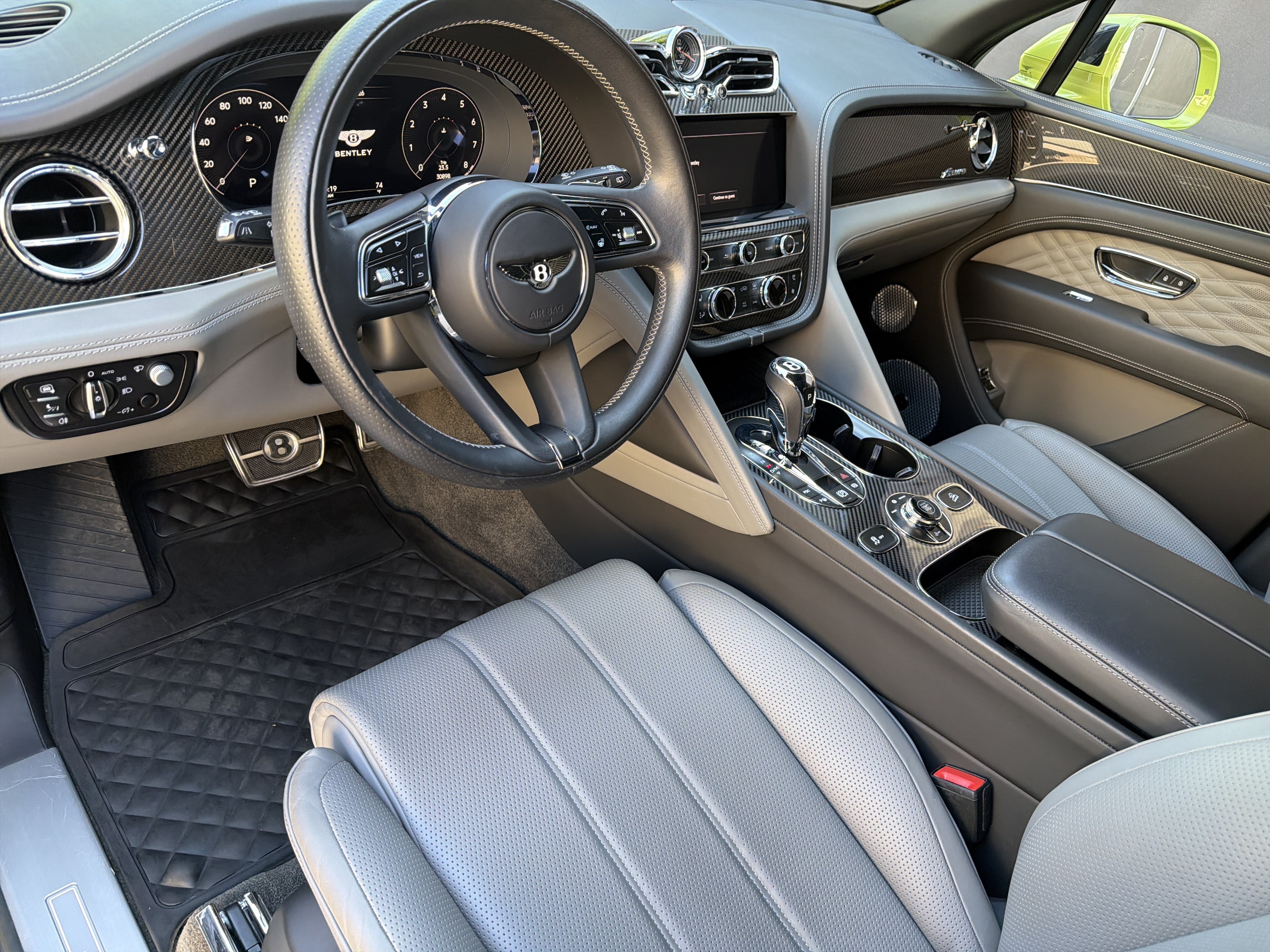 Used 2023 Bentley Bentayga Extended Wheelbase AWD/4WD image 14
