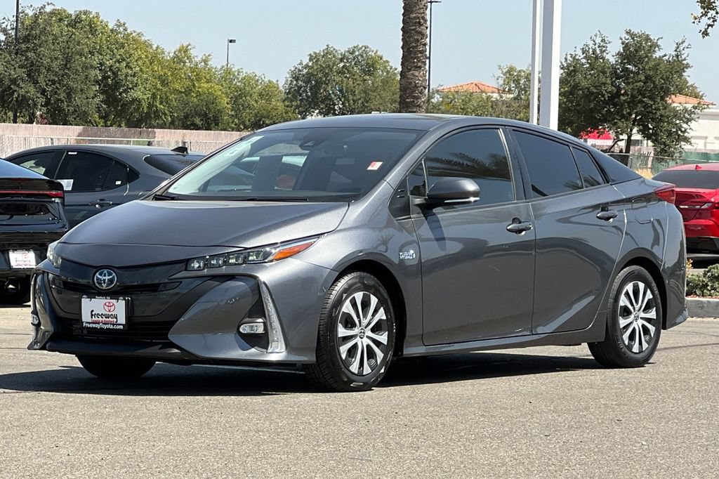 Certified 2021 Toyota Prius Prime Limited FWD image 10