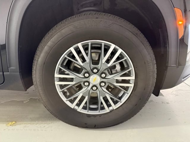 Certified 2026 Chevrolet Traverse LT w/ Driver Confidence Package FWD image 32