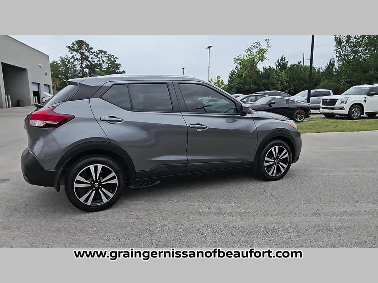 Used 2018 Nissan Kicks SV FWD image 30