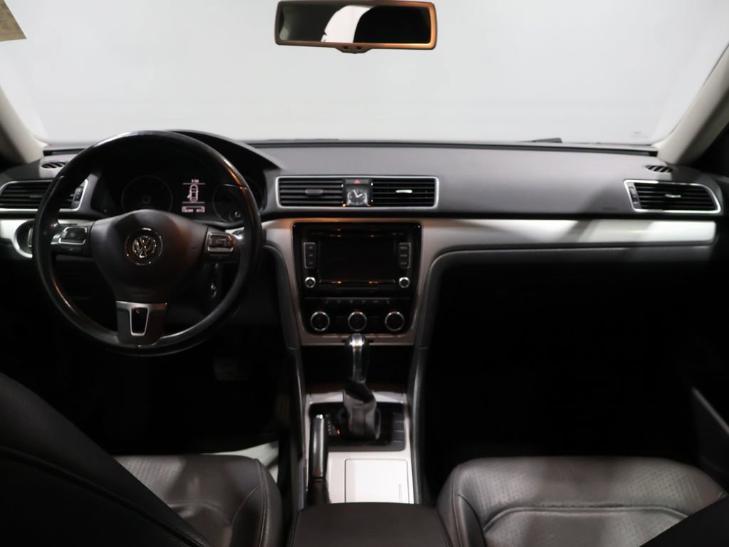 Used 2012 Volkswagen Passat TDI SE image 17
