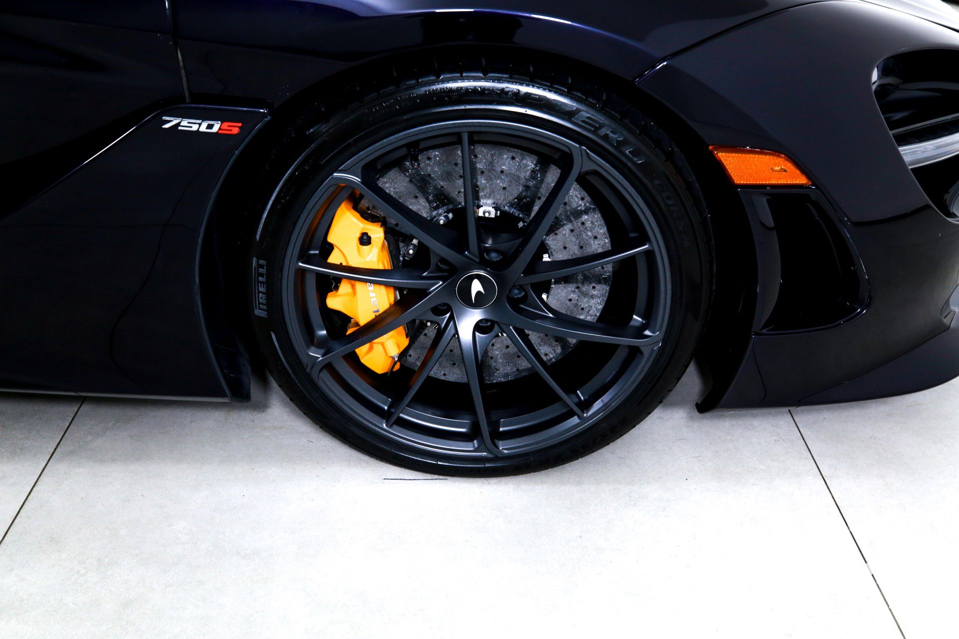 Used 2024 McLaren 750S Spider RWD image 24