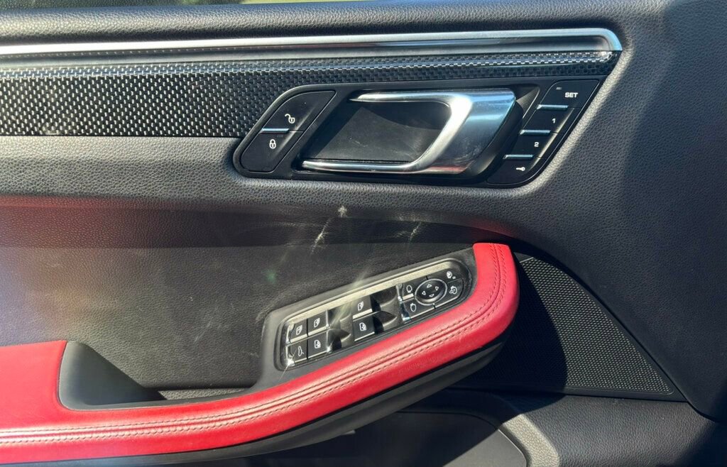 Used 2018 Porsche Macan GTS image 28
