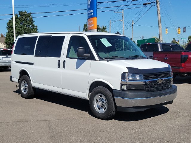 Used 2018 Chevrolet Express 3500 LT w/ LT Preferred Equipment Group RWD image 7