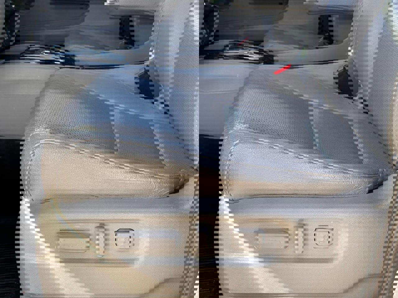 Used 2021 Honda Pilot Elite image 32