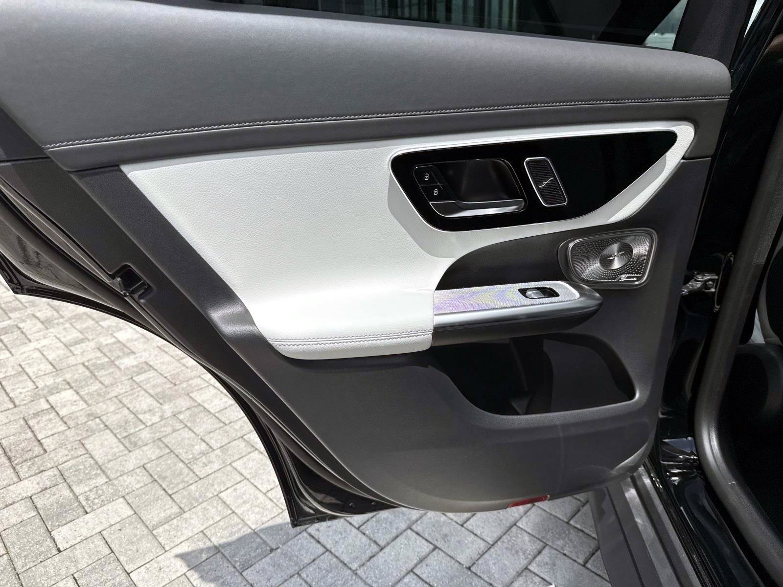 New 2027 Mercedes-Benz GLC 300 image 12