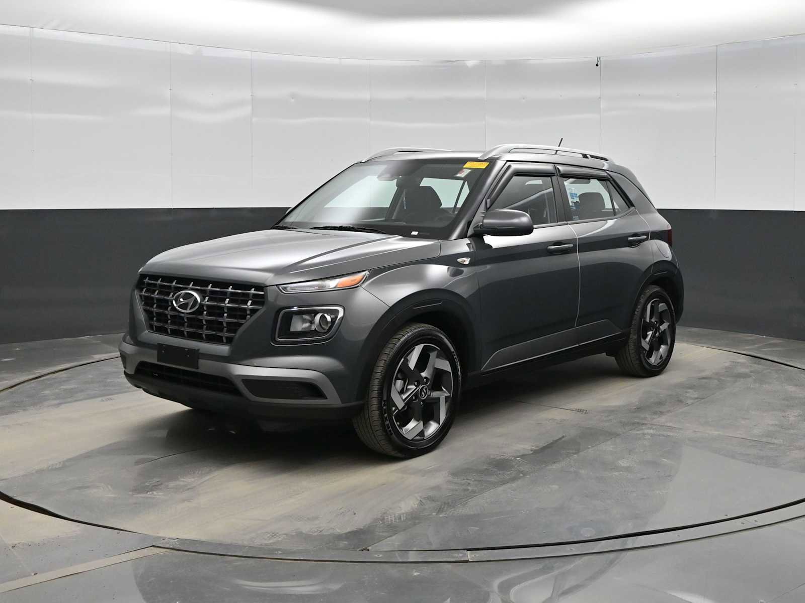 Certified 2024 Hyundai Venue SEL image 4