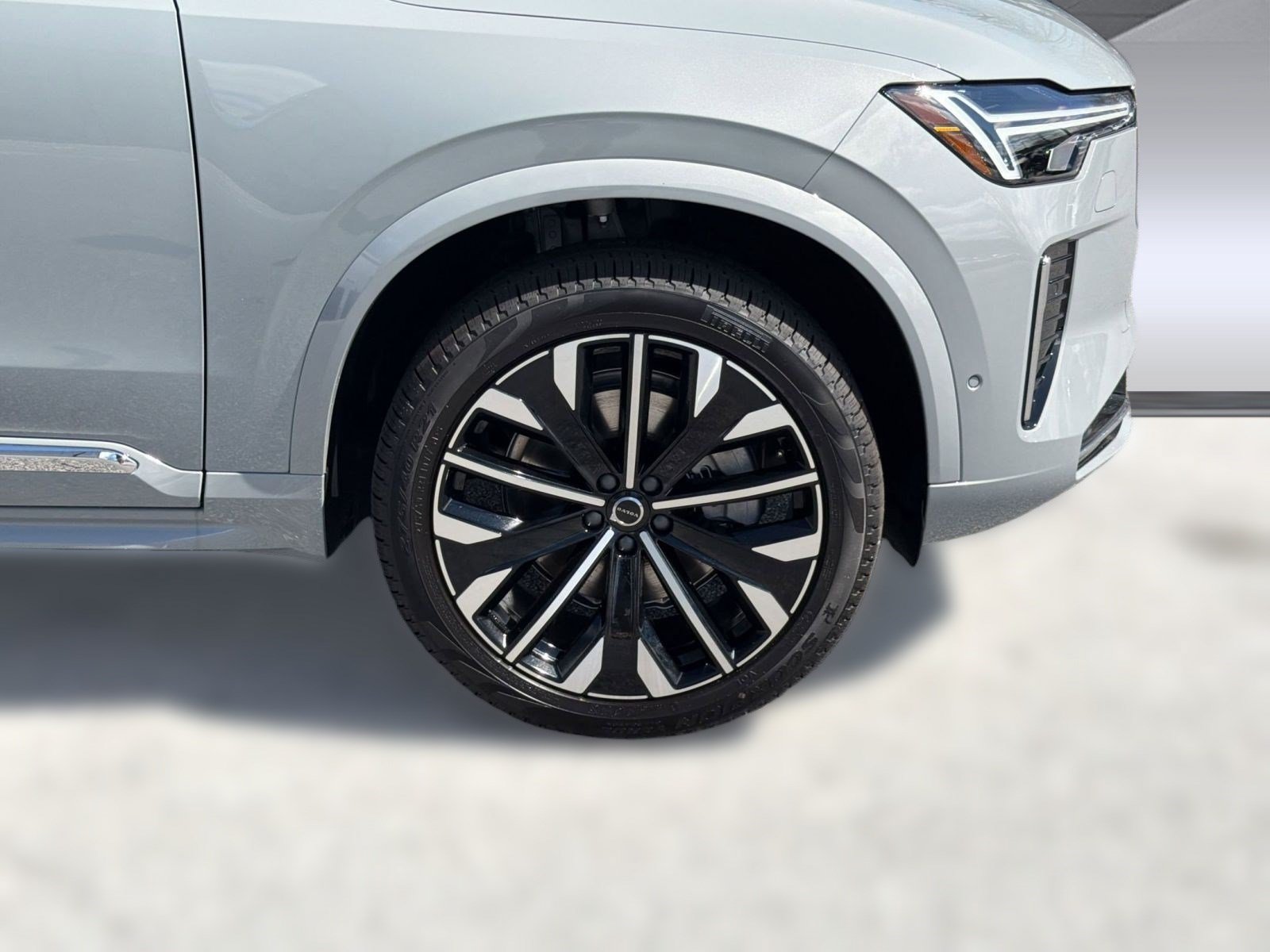 New 2026 Volvo XC90 B6 Ultra w/ Protection Package AWD/4WD image 11