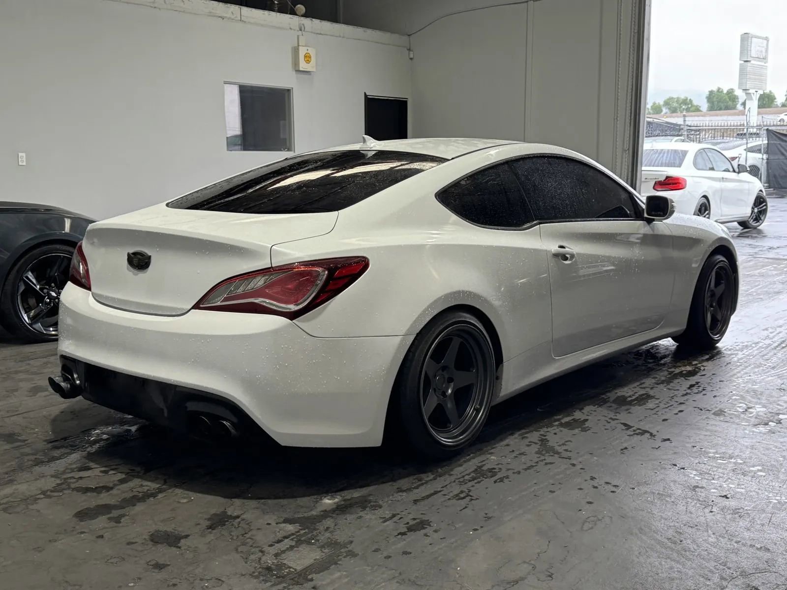 Used 2014 Hyundai Genesis 3.8 image 4