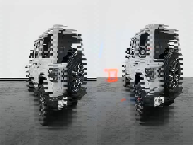 Used 2024 Jeep Wrangler Sahara image 2