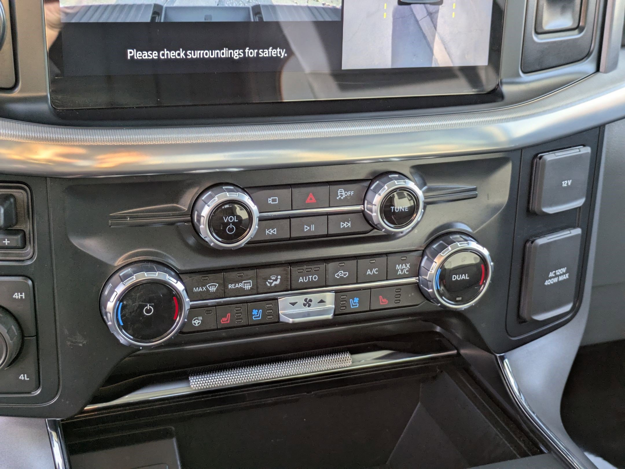 Used 2025 Ford F150 Lariat w/ Equipment Group 501A Mid image 25