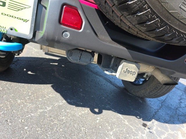 Used 2022 Jeep Wrangler Unlimited Sahara w/ Safety Group image 6