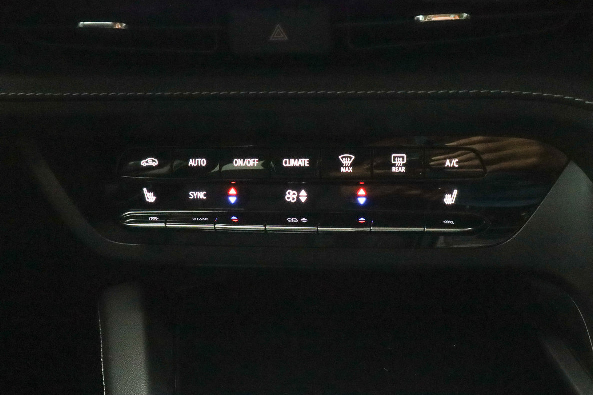 Used 2021 Buick Envision Essence w/ Technology Package I image 23