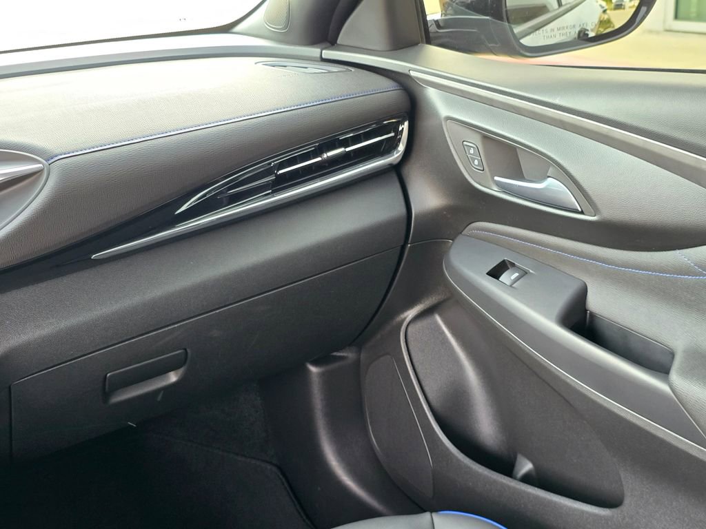 Used 2024 Buick Envista Sport Touring w/ Convenience I Package FWD image 22