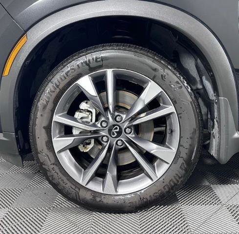 Certified 2025 INFINITI QX60 Luxe image 12