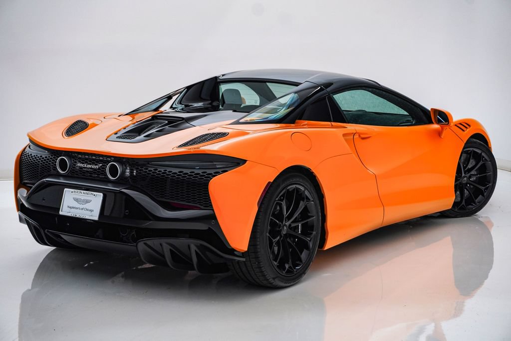 Used 2026 McLaren Artura Spider RWD image 10