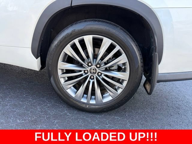Used 2021 Toyota Highlander Platinum AWD/4WD image 10