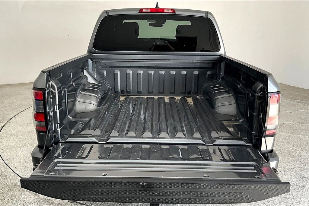 Used 2023 Nissan Frontier SV w/ Midnight Edition Package image 35