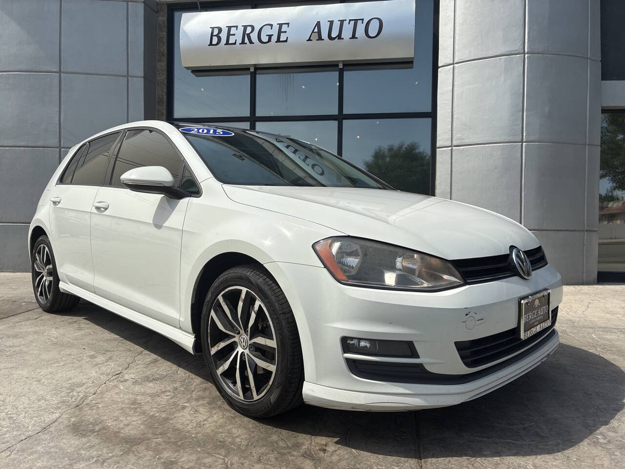 Used 2015 Volkswagen Golf SE w/ Golf Sport Package FWD image 1
