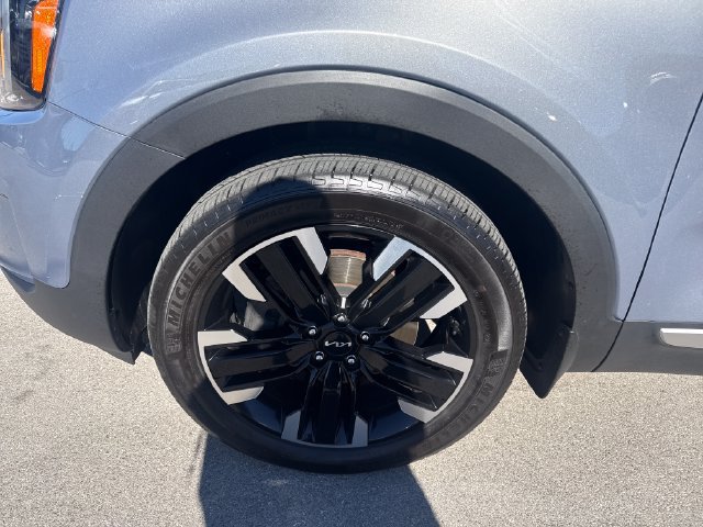 Used 2024 Kia Telluride SX w/ Towing Package AWD/4WD image 10