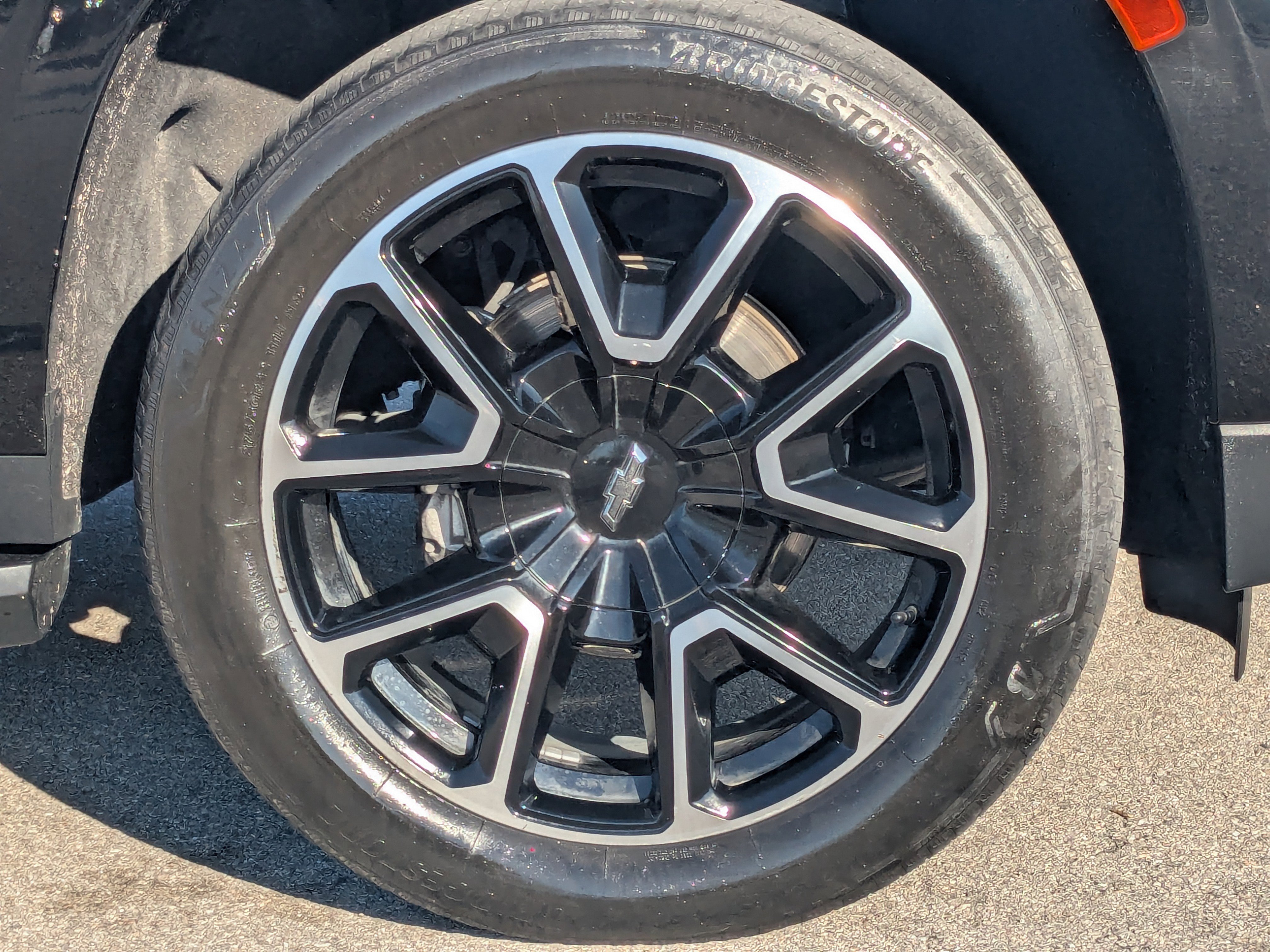 Used 2023 Chevrolet Suburban RST w/ Luxury Package AWD/4WD image 10