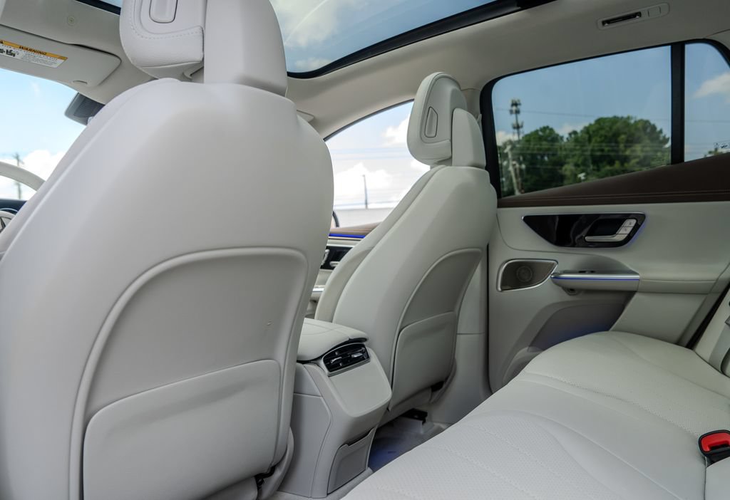 Used 2023 Mercedes-Benz EQE 350+ SUV w/ Exclusive Trim Package image 19