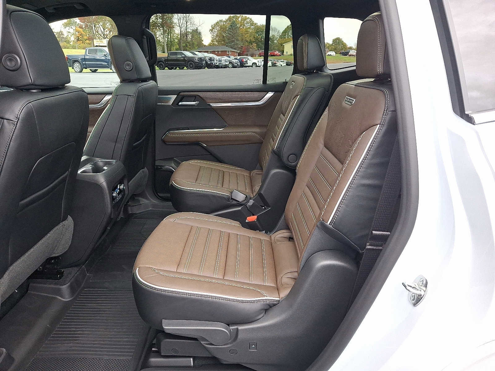 New 2026 GMC Acadia Denali Ultimate w/ LPO, Floor Liner Package image 8