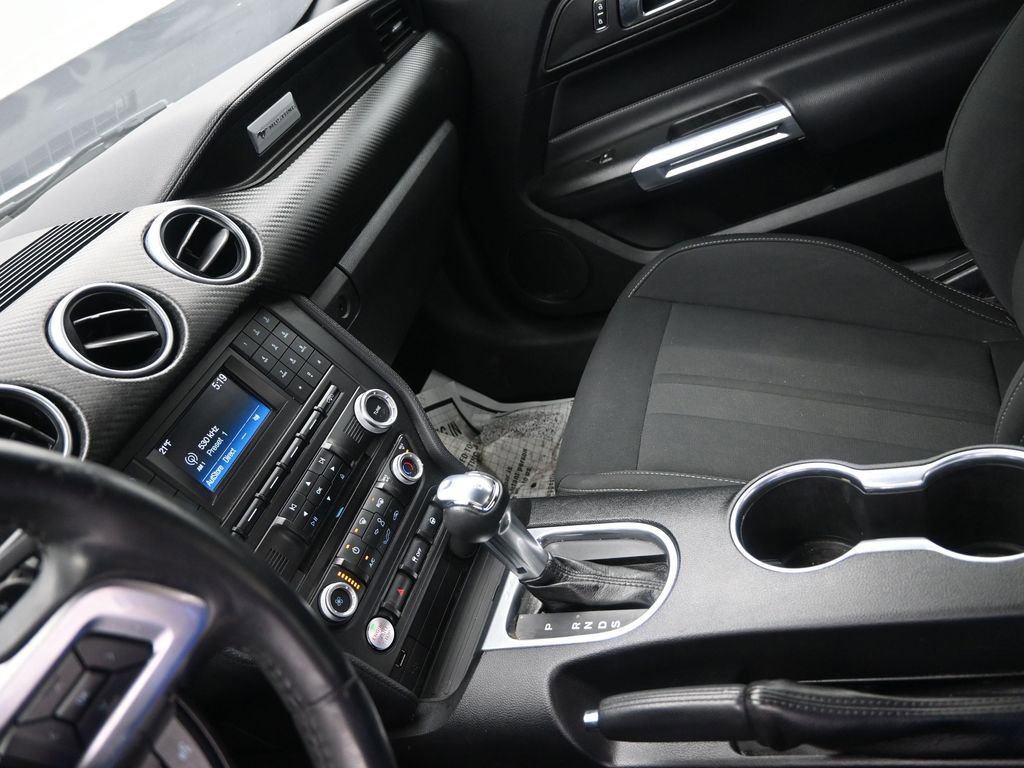 Used 2018 Ford Mustang EcoBoost image 19