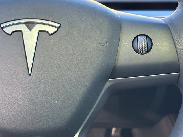 Used 2023 Tesla Model Y Performance AWD/4WD image 10